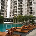 Comfy Abode At Transport Hub, Tbs