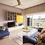 Comfy Abode At Transport Hub, Tbs